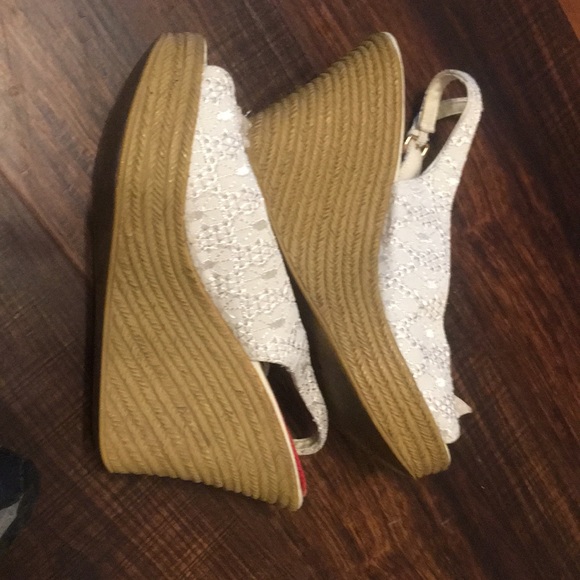 Cute cream colored wedges - Picture 5 of 9